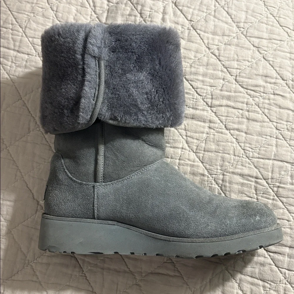 UGG Kara Treadlite Gray Suede Boots. Water Resistant. Wear up or cuffed. Sz 9. - Picture 5 of 13